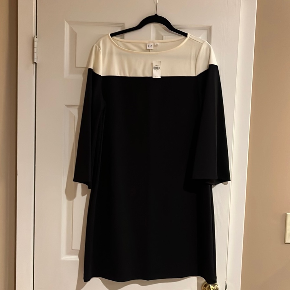 Gap Black and White Sheath Long Sleeve Dress
